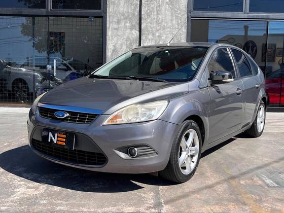 FORD FOCUS 2.0 GLX 16V FLEX 4P MANUAL FORD FOCUS 2.0 GLX 16V FLEX 4P MANUAL